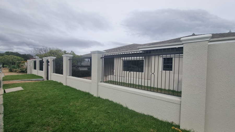 4 Bedroom Property for Sale in Somerset West Western Cape